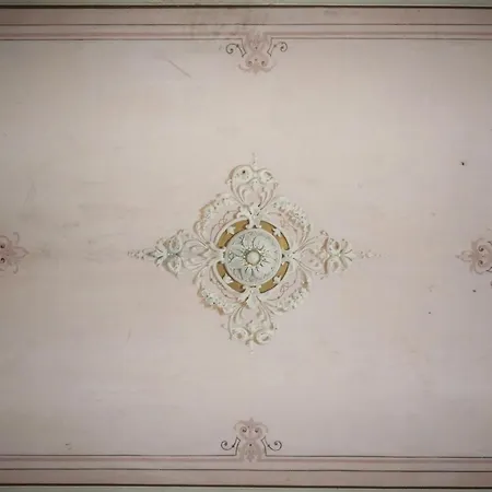 Costantinapoli 27 4* Nápoly