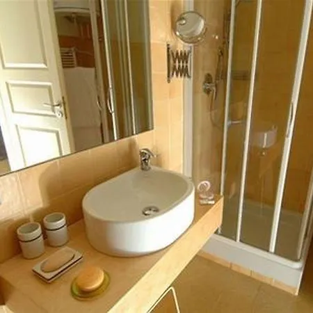 Bed and breakfast Costantinapoli 27 3*