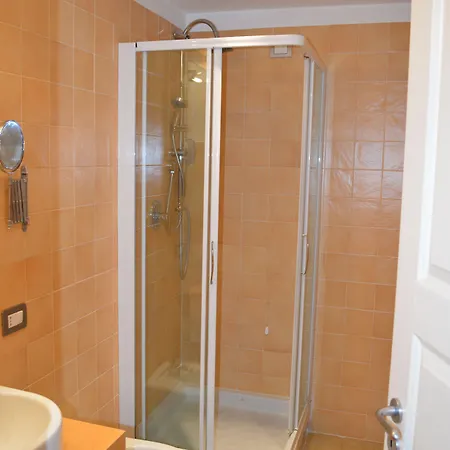 Costantinapoli 27 Nápoly