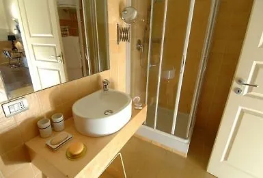 Costantinapoli 27 Nápoly