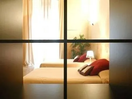 Costantinapoli 27 4* Nápoly