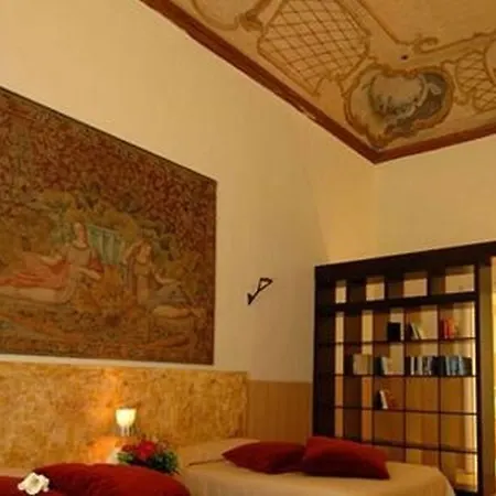 Costantinapoli 27 4* Nápoly